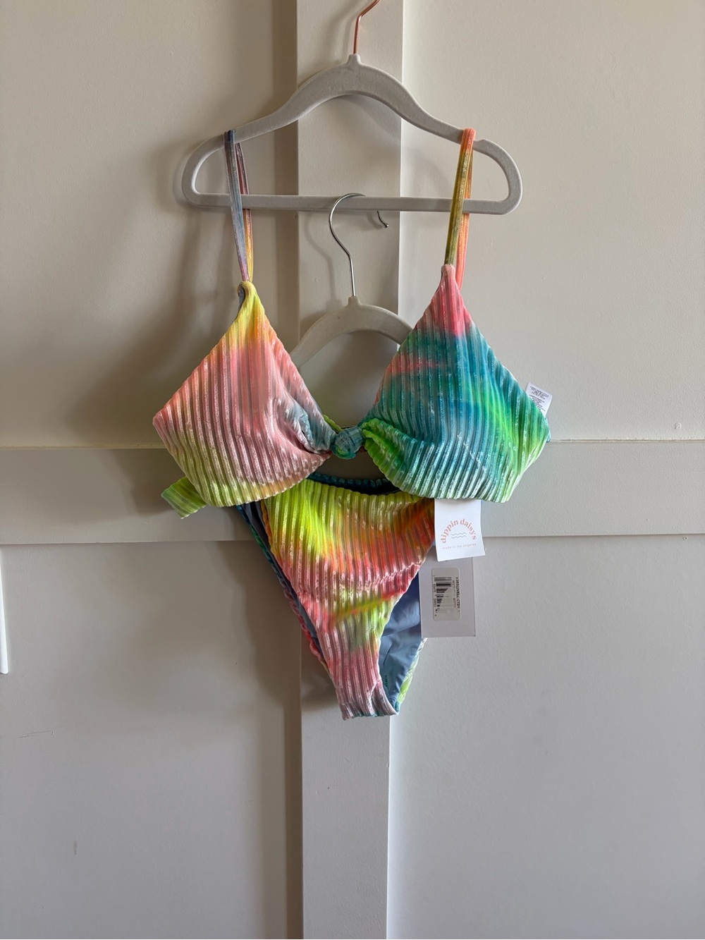 Dippin Daisys, Knot-Front Multicolor Gradient Bikini - Pink & Aqua - Picture 6 of 16